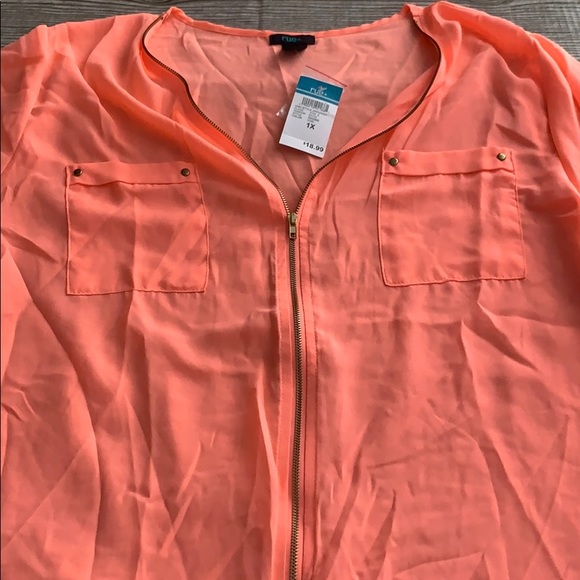 Bright Lightweight Blouse - Picture 2 of 4